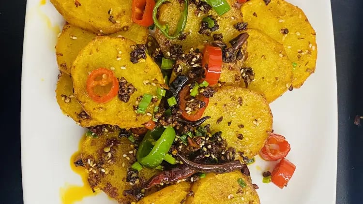 Acılı kızarmış patates