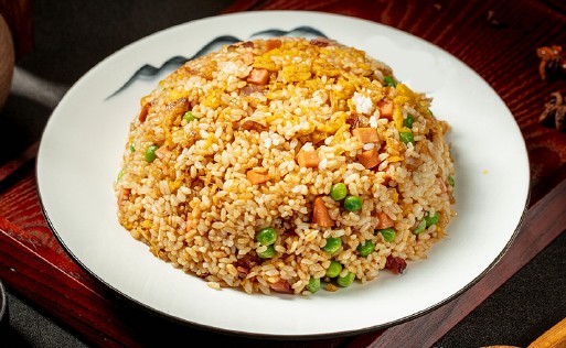 رز مقلي بالبيض