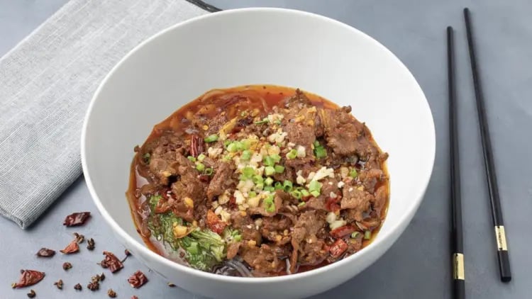 Acılı haşlanmış dana